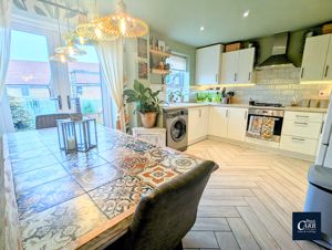 Kitchen - 1- click for photo gallery